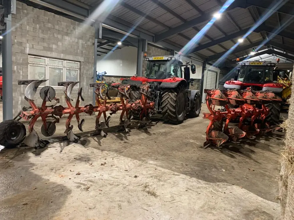 Agricultural services / stone raking, photo