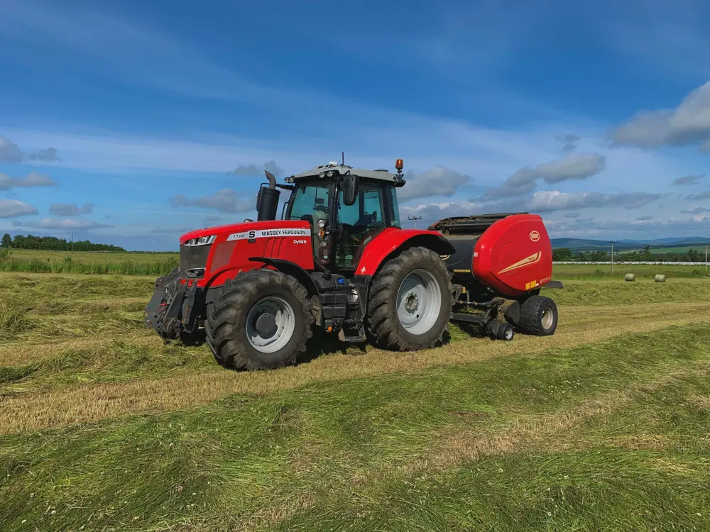 Agricultural services / stone raking, photo