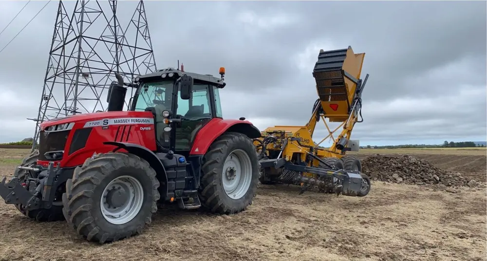 Agricultural services / stone raking, photo